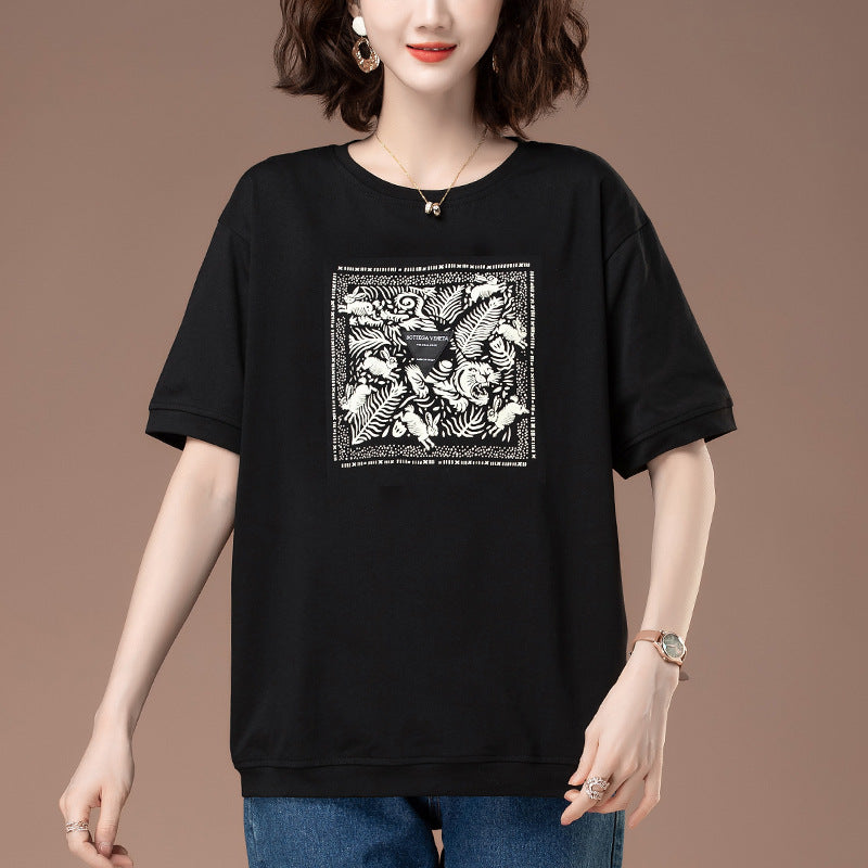 Black unisex round neck short sleeve T-shirt lifestyle shot, Y2K streetwear style - TeenStylo
