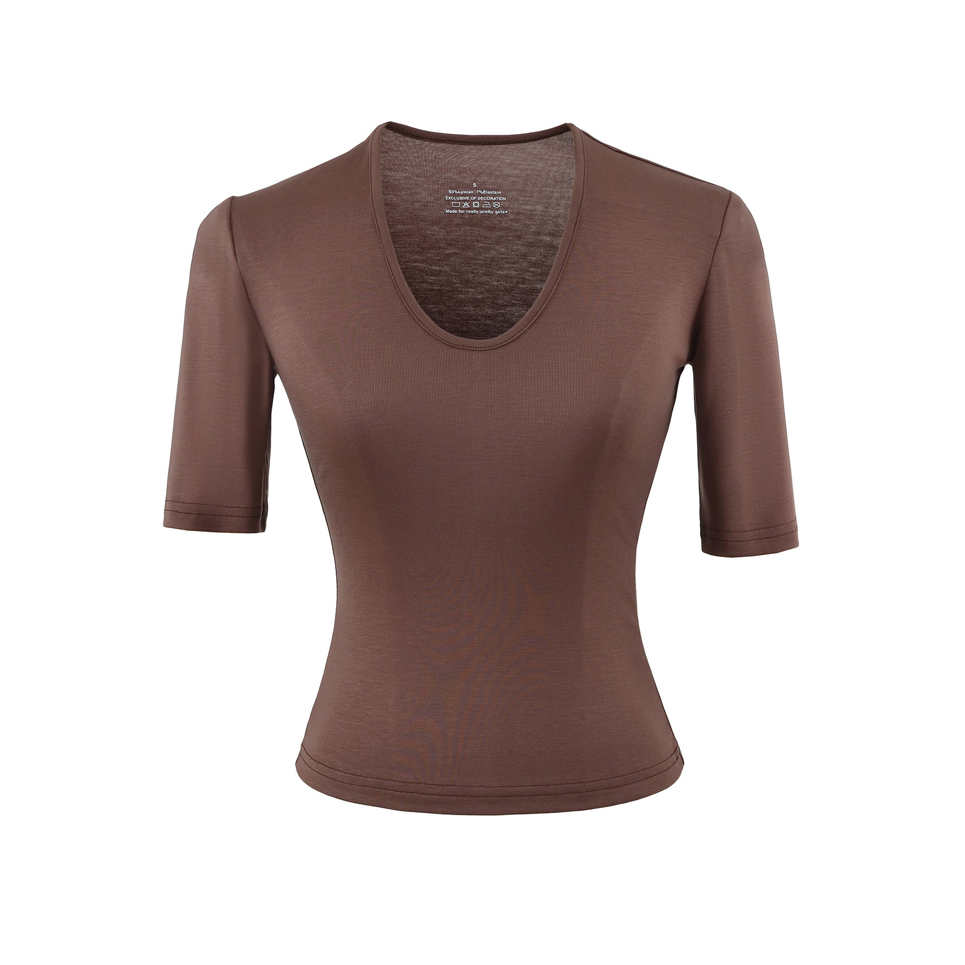 Woman wearing red u-neck mid sleeve T-shirt in urban streetwear style | TeenStylo
