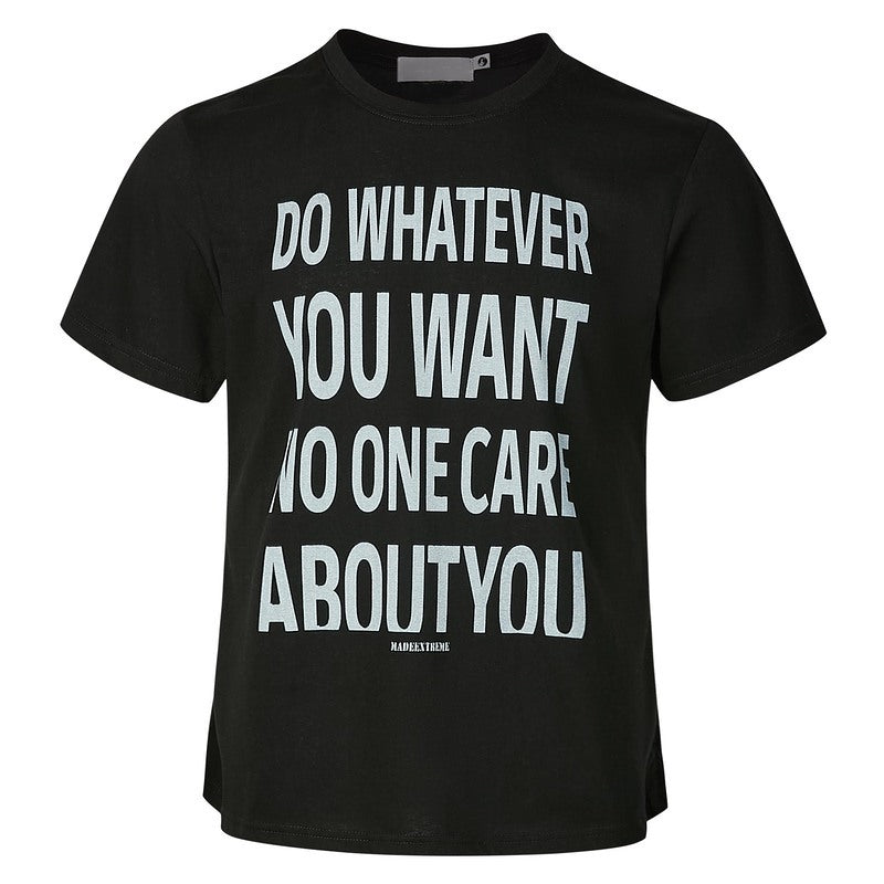 Black unisex short sleeve regular shoulder T-shirt lifestyle style streetwear look TeenStylo
