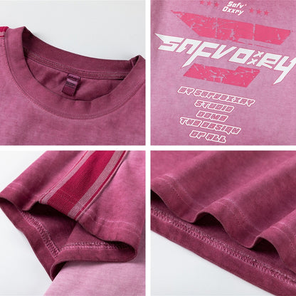 Man wearing gray printed letter graphic short sleeve t-shirt in streetwear style | TeenStylo