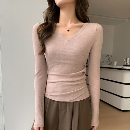 Khaki unisex V-neck long sleeve T-shirt lifestyle shot, Y2K streetwear style - TeenStylo