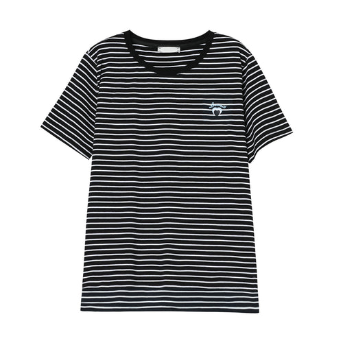 Black striped loose short sleeve T-shirt for women front view, Y2K streetwear style at TeenStylo