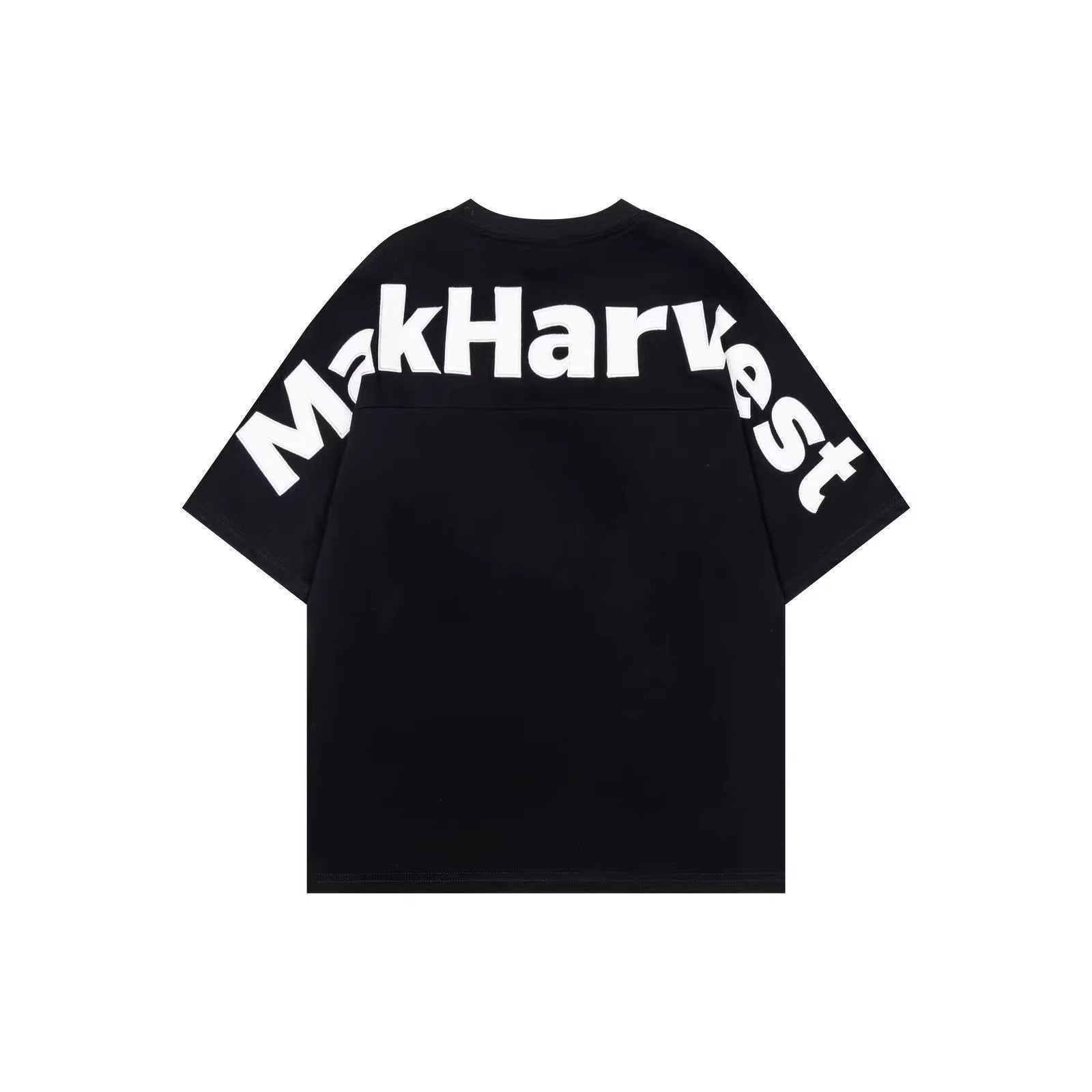 Unisex short sleeve t-shirt lifestyle shot streetwear casual everyday style Y2K fashion TeenStylo