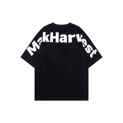 Unisex short sleeve t-shirt lifestyle shot streetwear casual everyday style Y2K fashion TeenStylo