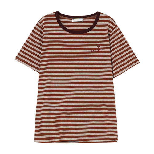 Womens striped short sleeve T-shirt in classic stripe pattern, casual streetwear style - TeenStylo