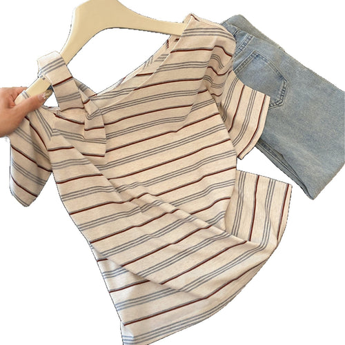 Striped Off-Shoulder Short Sleeve T-Shirt Women Front View Y2K Streetwear Style TeenStylo