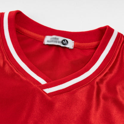 Red quick-dry V-neck sports short-sleeve shirt fabric detail close-up for men | TeenStylo