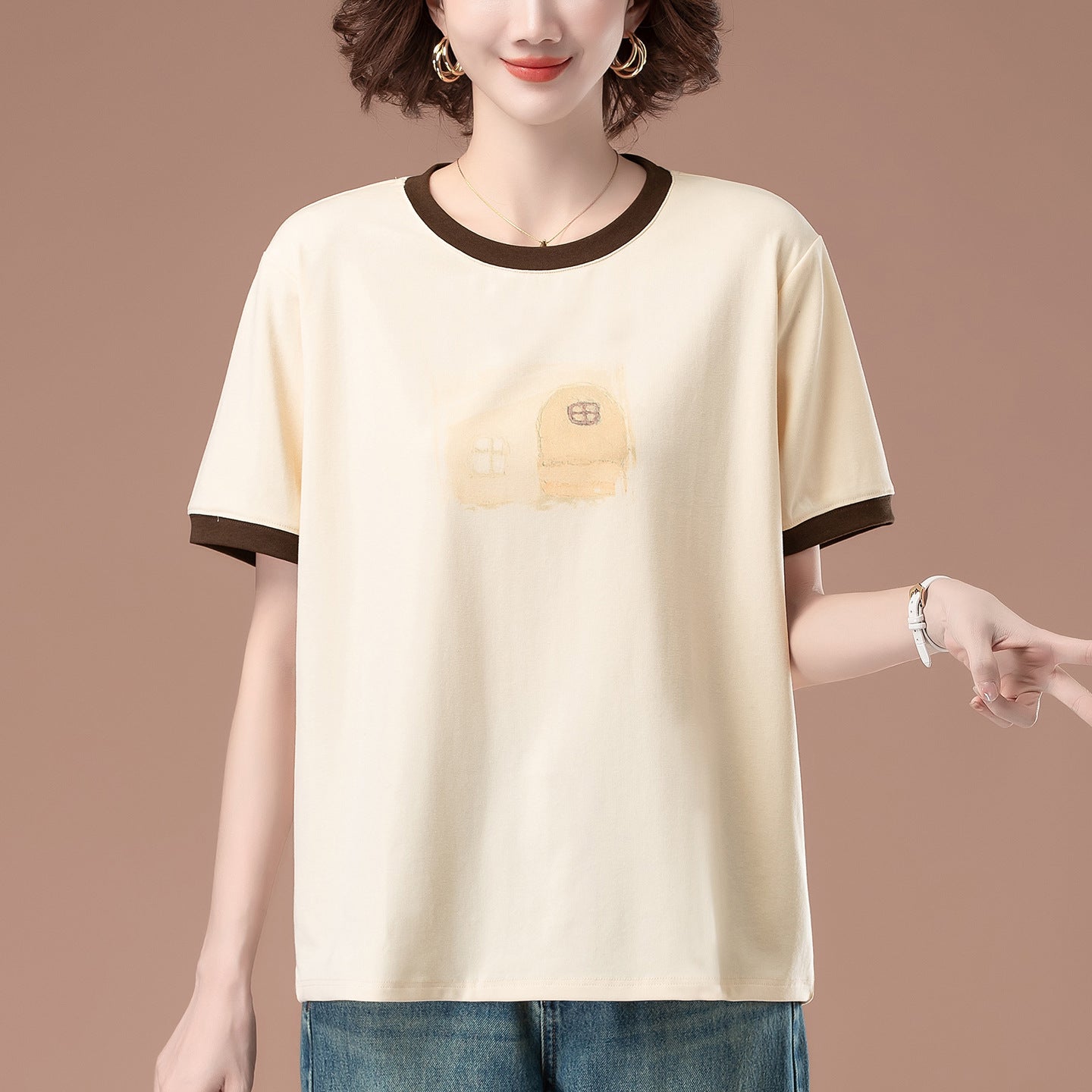 Apricot loose short sleeve t-shirt fabric detail close-up, relaxed unisex fit streetwear style | TeenStylo