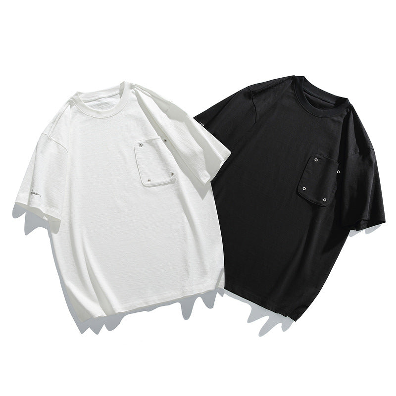 White men's loose casual round neck t-shirt fabric detail closeup - TeenStylo