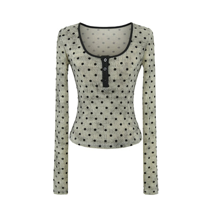 Gray square neck long sleeve T-shirt close-up detail stitching fabric texture women streetwear TeenStylo