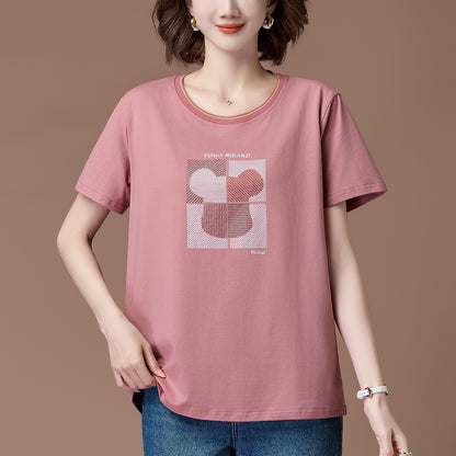 Dark pink round neck short sleeve t-shirt fabric detail close-up, Y2K streetwear style | TeenStylo