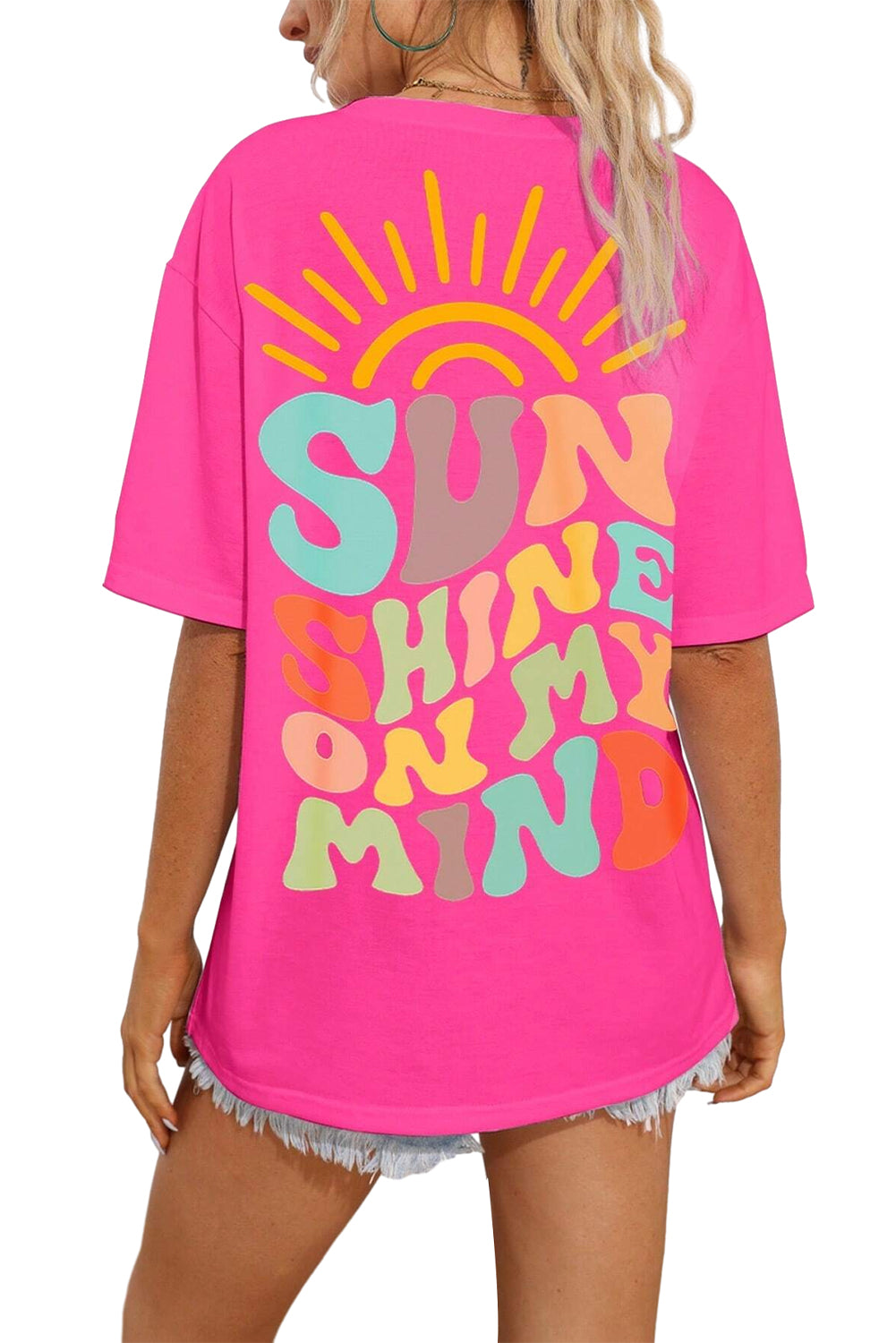 Bright pink SUNSHINE ON MY MIND graphic tee unisex Y2K streetwear style lifestyle shot TeenStylo